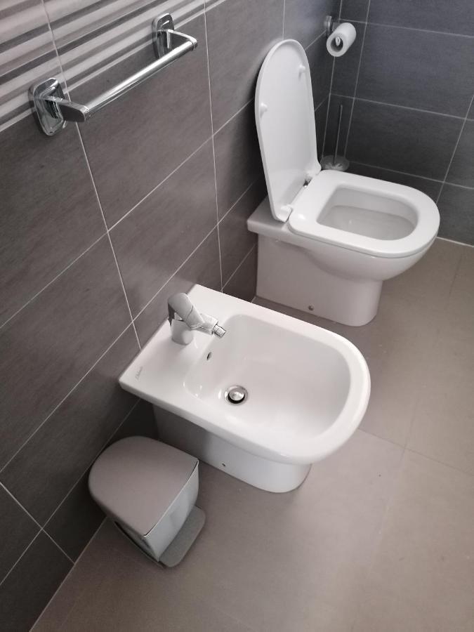 Ro-Bed Appartamenti In Piazza A Cameri Εξωτερικό φωτογραφία
