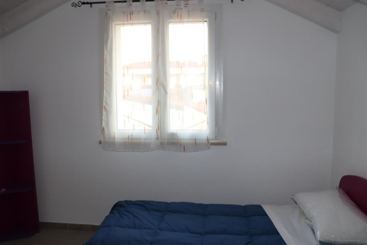 Ro-Bed Appartamenti In Piazza A Cameri Εξωτερικό φωτογραφία