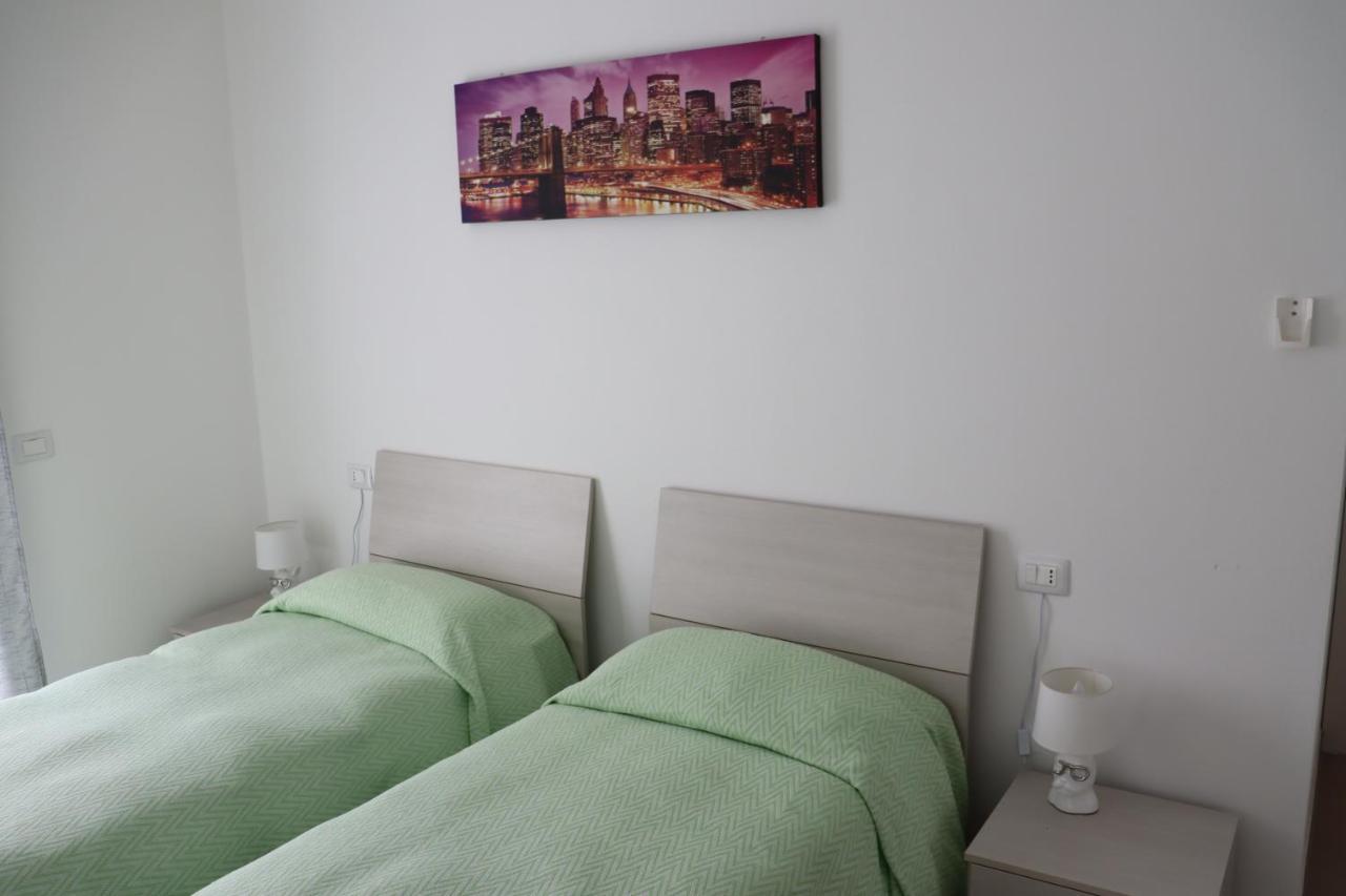 Ro-Bed Appartamenti In Piazza A Cameri Εξωτερικό φωτογραφία