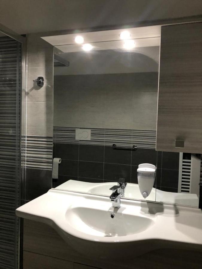 Ro-Bed Appartamenti In Piazza A Cameri Εξωτερικό φωτογραφία